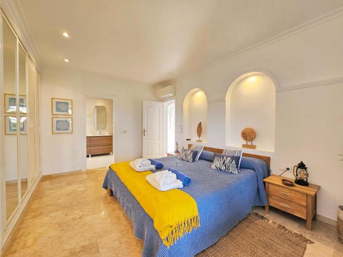 Image No.20-5 Bed Villa / Detached for sale