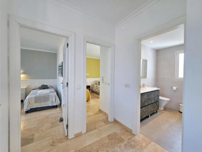 Image No.26-5 Bed Villa / Detached for sale