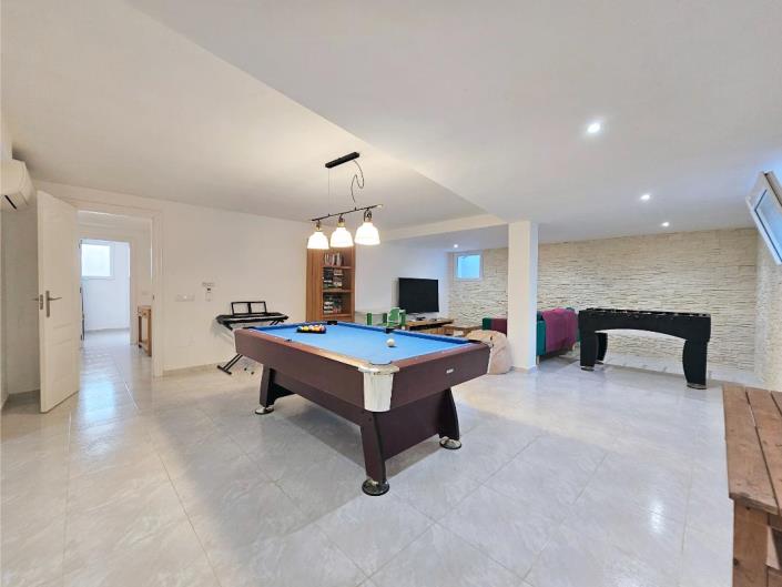 Image No.42-5 Bed Villa / Detached for sale