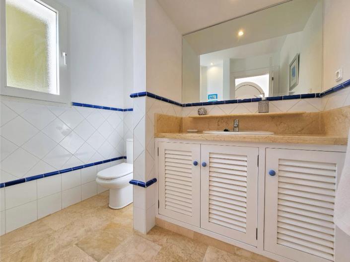 Image No.51-5 Bed Villa / Detached for sale