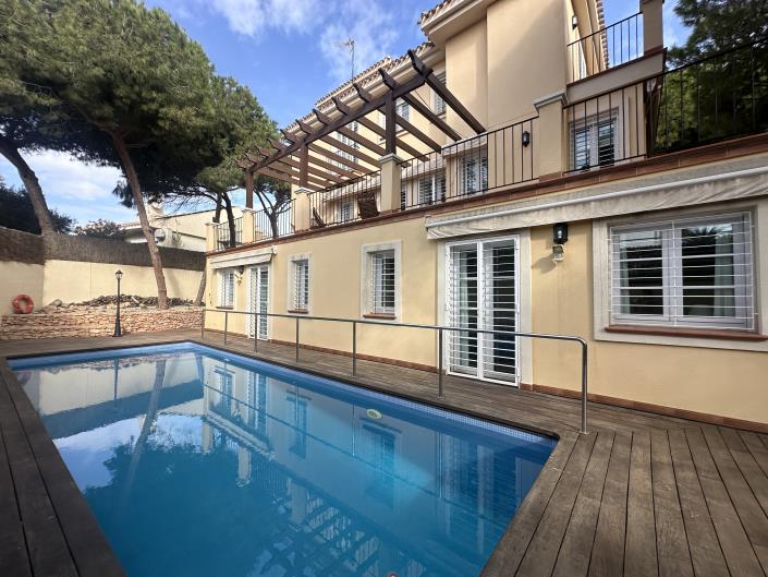 Image No.1-Villa / Détaché de 6 chambres à vendre à La Manga del Mar Menor