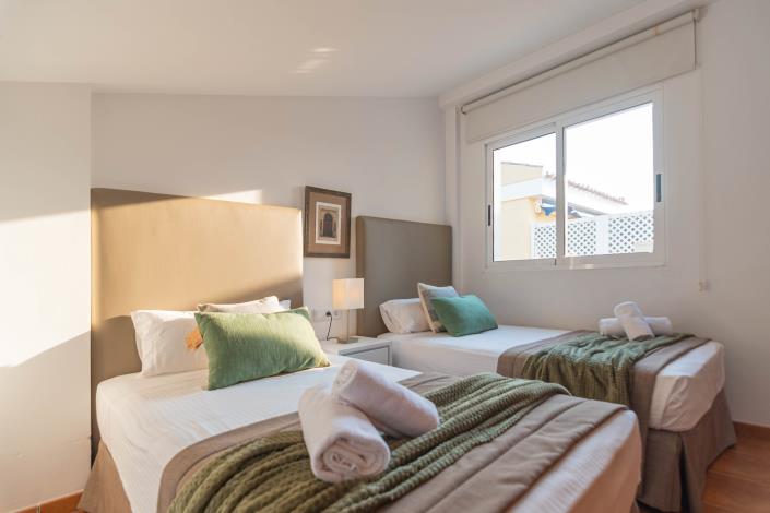 Image No.22-3 Bed Semi-Detached for sale