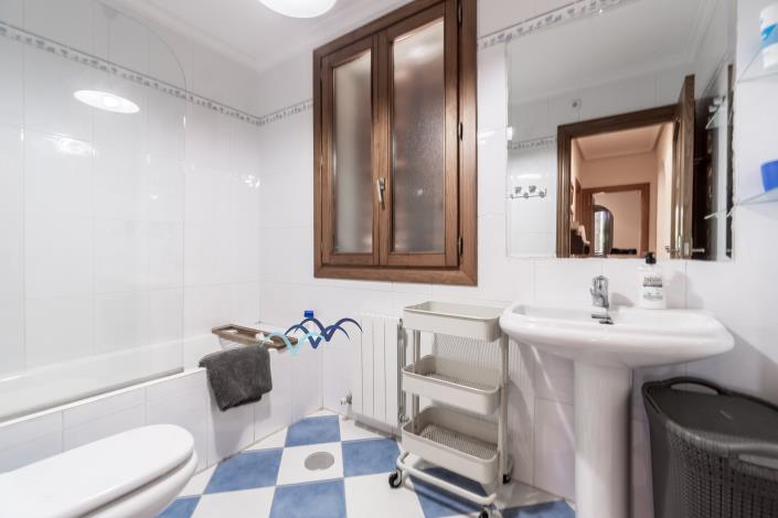 Image No.35-5 Bed Villa / Detached for sale