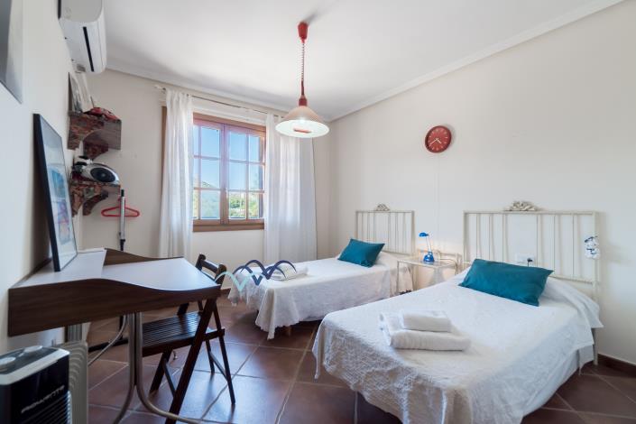 Image No.36-5 Bed Villa / Detached for sale