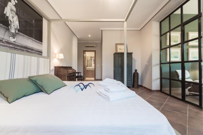 Image No.38-5 Bed Villa / Detached for sale