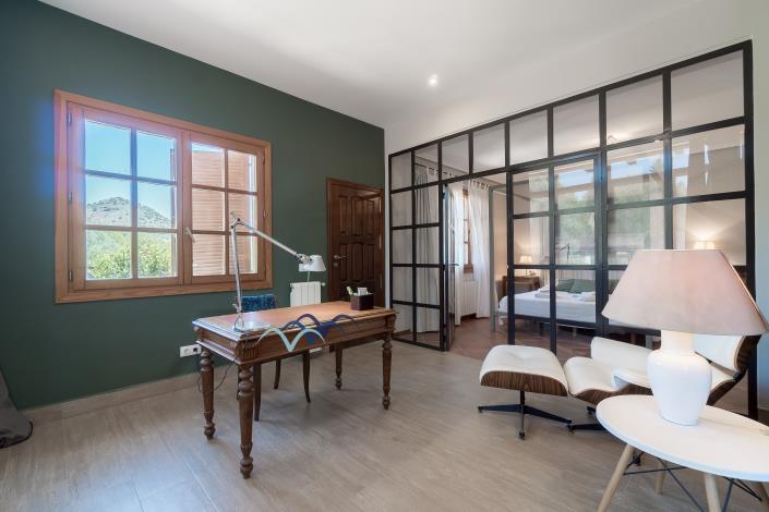 Image No.42-5 Bed Villa / Detached for sale