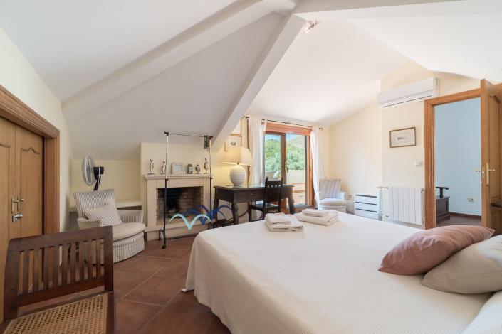 Image No.45-5 Bed Villa / Detached for sale