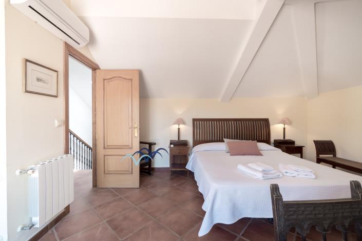 Image No.46-5 Bed Villa / Detached for sale