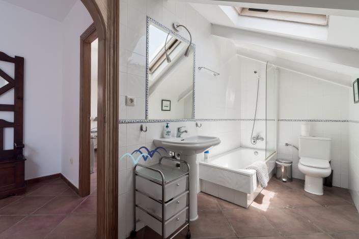 Image No.54-5 Bed Villa / Detached for sale