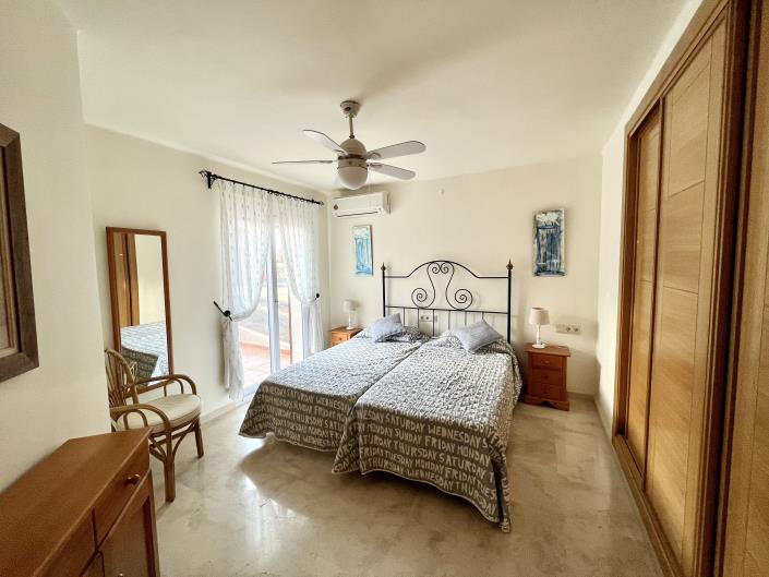 Image No.11-3 Bed Villa / Detached for sale