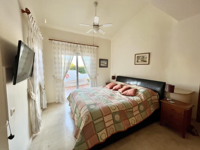 Image No.14-3 Bed Villa / Detached for sale