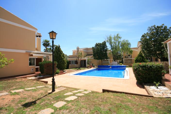 Image No.12-3 Bed Semi-Detached for sale