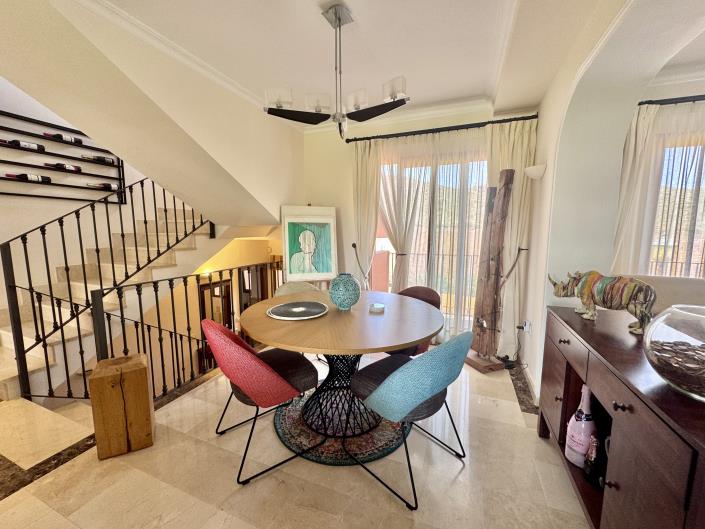 Image No.4-4 Bed Semi-Detached for sale