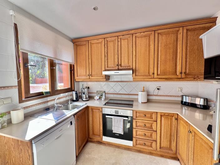 Image No.7-4 Bed Semi-Detached for sale