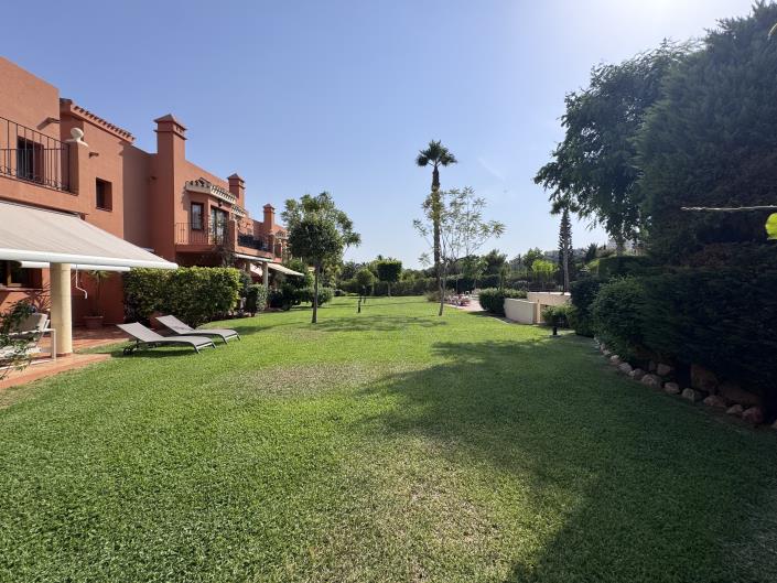 Image No.13-4 Bed Semi-Detached for sale