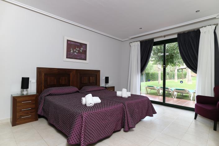 Image No.18-5 Bed Semi-Detached for sale