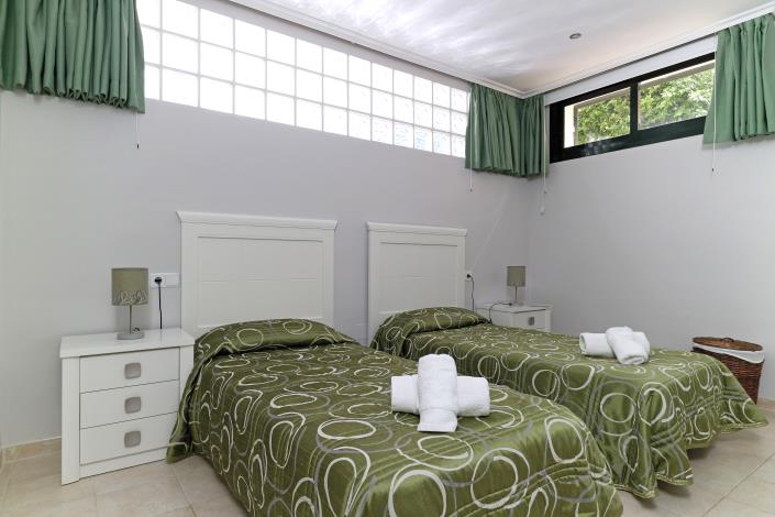 Image No.19-5 Bed Semi-Detached for sale