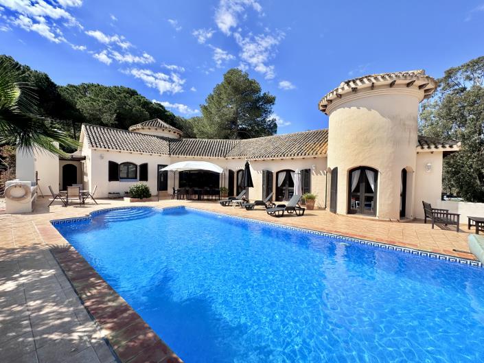 Image No.20-7 Bed Villa / Detached for sale