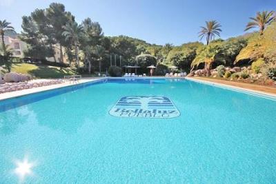 Bellaluz-Large-Pool