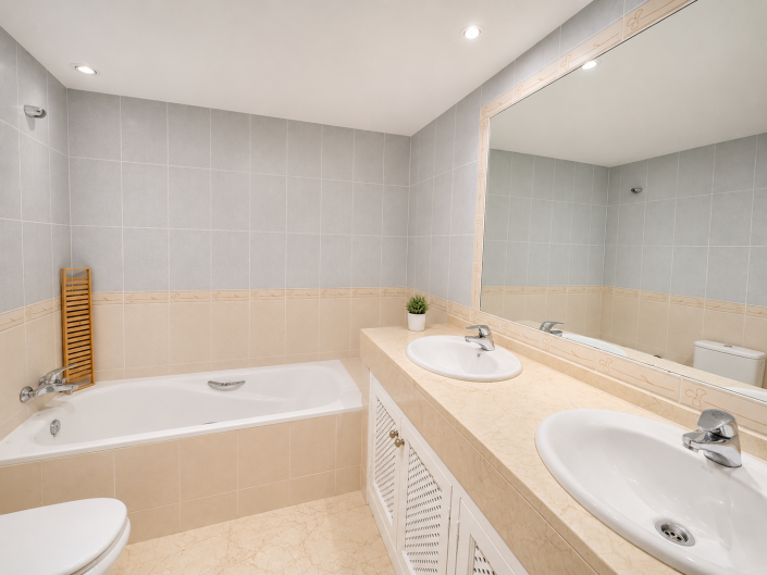 Image No.19-3 Bed Apartment for sale