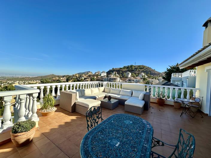 Image No.2-4 Bed Villa / Detached for sale