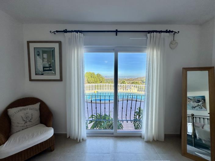 Image No.15-4 Bed Villa / Detached for sale