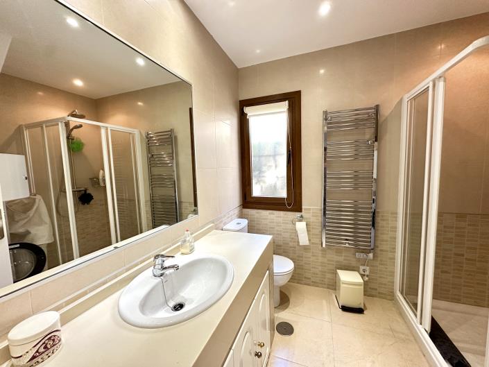 Image No.21-3 Bed Villa / Detached for sale