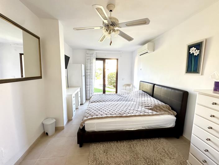 Image No.18-3 Bed Villa / Detached for sale