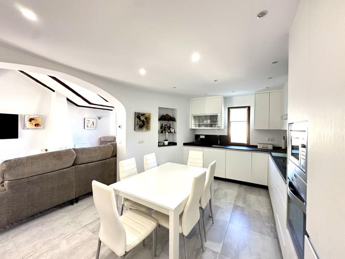 Image No.2-3 Bed Villa / Detached for sale