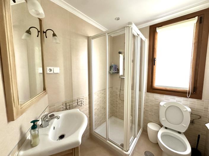 Image No.24-3 Bed Villa / Detached for sale