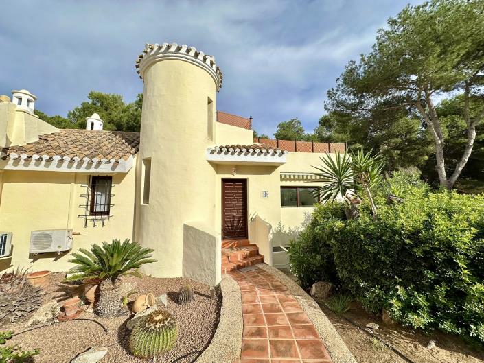 Image No.22-3 Bed Villa / Detached for sale