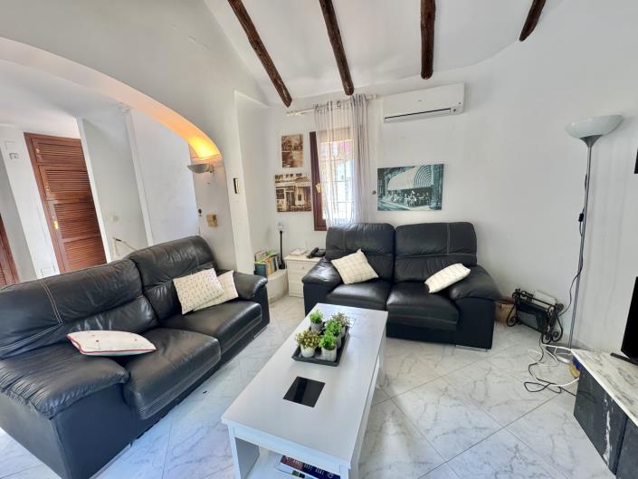 Image No.10-3 Bed Villa / Detached for sale