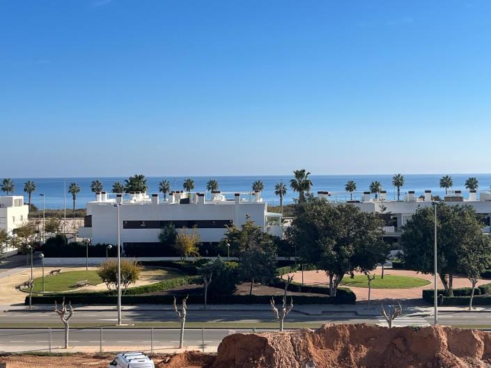 Image No.21-3 Bed Apartment for sale