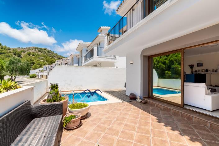 Image No.2-4 Bed Villa / Detached for sale