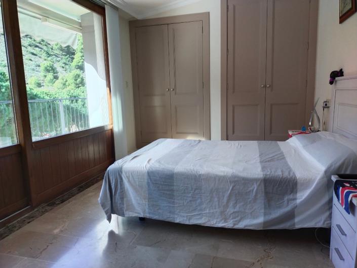 Image No.19-4 Bed Villa / Detached for sale