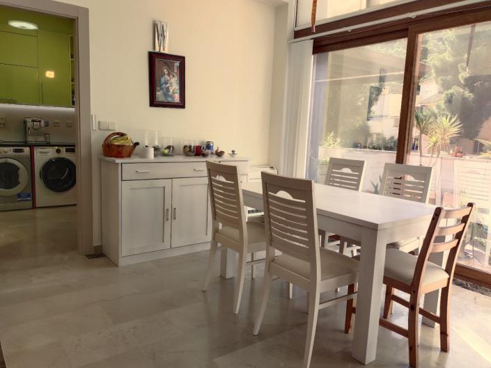 Image No.27-4 Bed Villa / Detached for sale