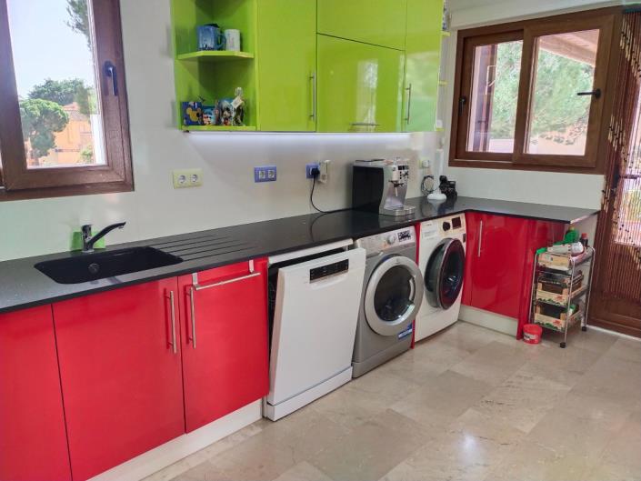 Image No.28-4 Bed Villa / Detached for sale