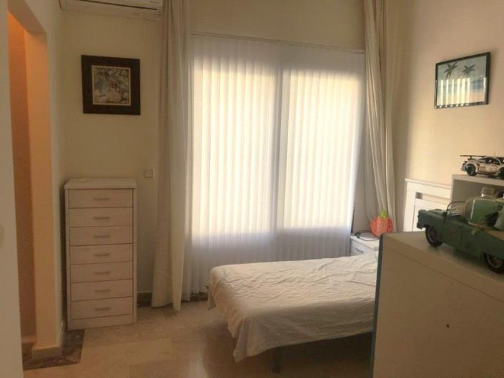 Image No.39-4 Bed Villa / Detached for sale