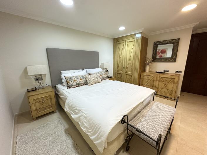 Image No.13-3 Bed Apartment for sale