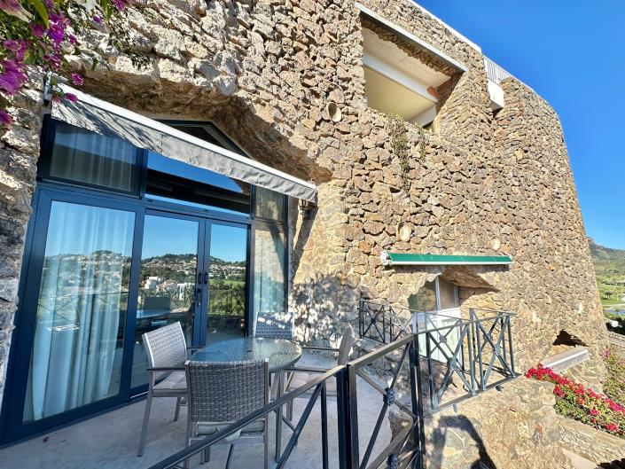 Image No.28-3 Bed Apartment for sale