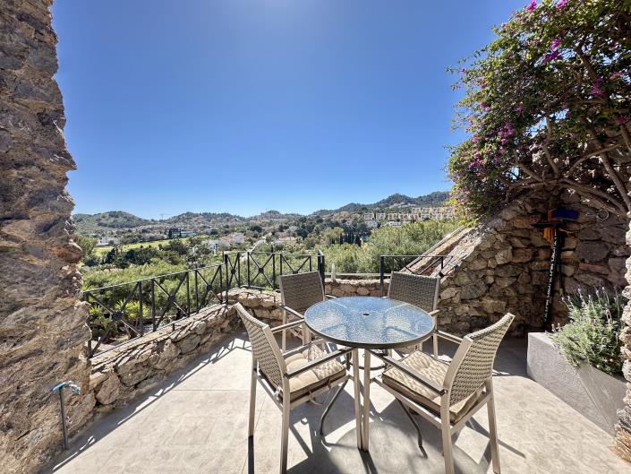 Image No.33-3 Bed Apartment for sale