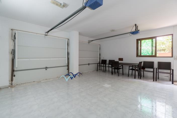 Image No.46-5 Bed Chalet for sale