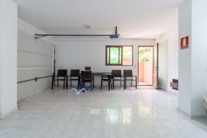 Image No.48-5 Bed Chalet for sale