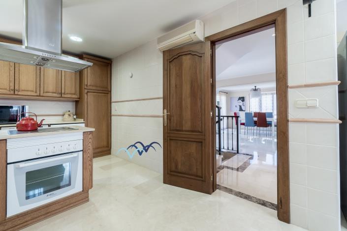 Image No.17-5 Bed Chalet for sale