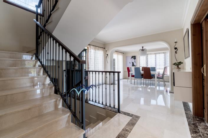 Image No.12-5 Bed Chalet for sale