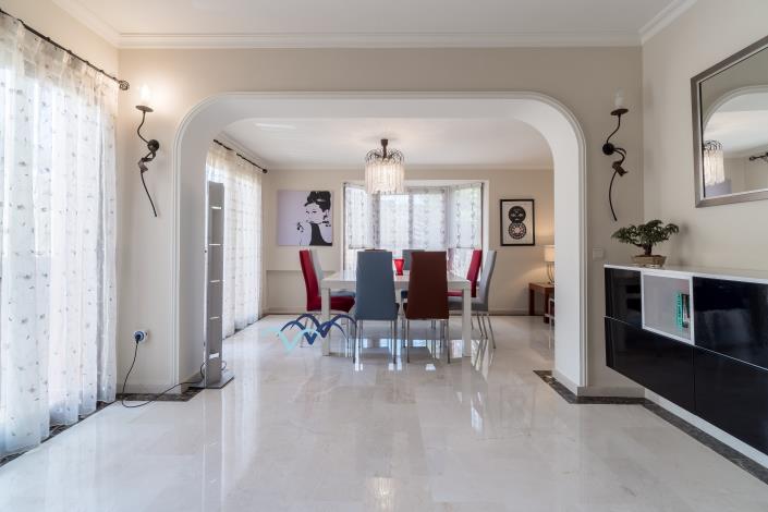 Image No.15-5 Bed Chalet for sale