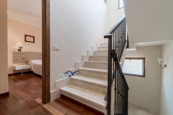 Image No.56-5 Bed Chalet for sale