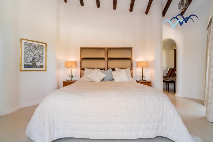 Image No.27-4 Bed Villa / Detached for sale