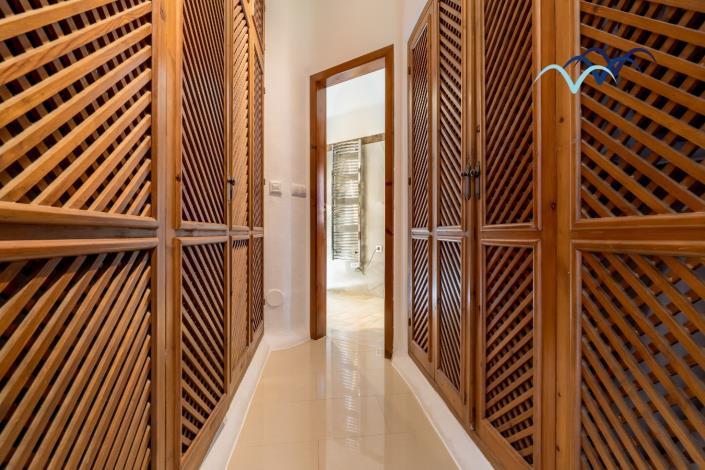 Image No.29-4 Bed Villa / Detached for sale