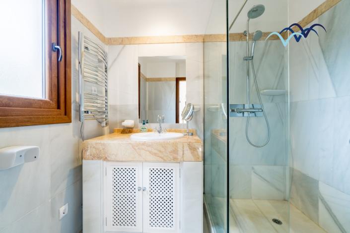 Image No.34-4 Bed Villa / Detached for sale